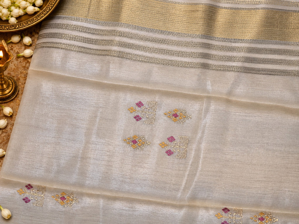 🤍✨ SIMPLE ELEGANCE, BEAUTIFULLY WOVEN! ✨🌸